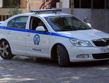 Έμειναν στο δρόμο οι αστυνομικοί κι επέστρεψαν με οδική βοήθεια